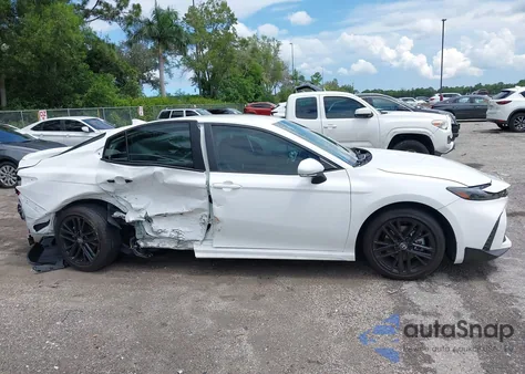 2025 Toyota Camry Se z USA, uszkodzony, nr VIN 4T1DAACK7SU085072